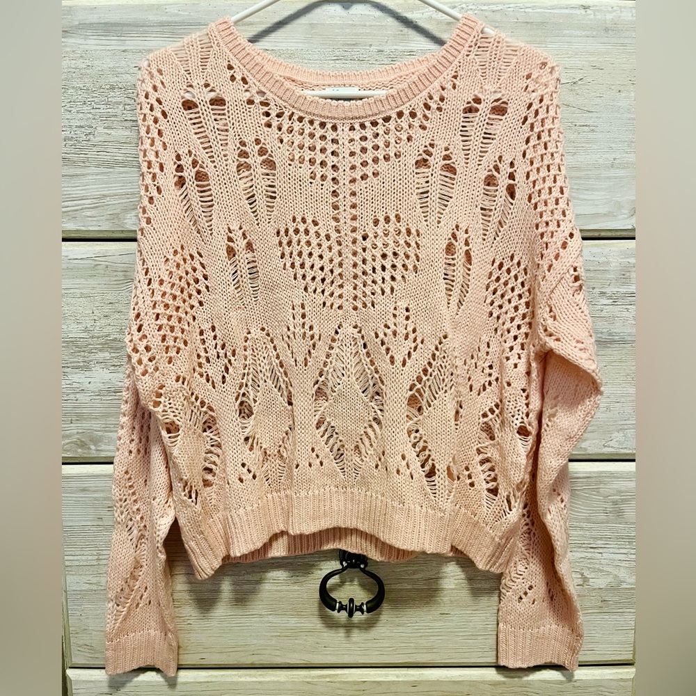NWOT Francesca’s Pink Distressed Knit Sweater Scalloped Neckline - Size S
